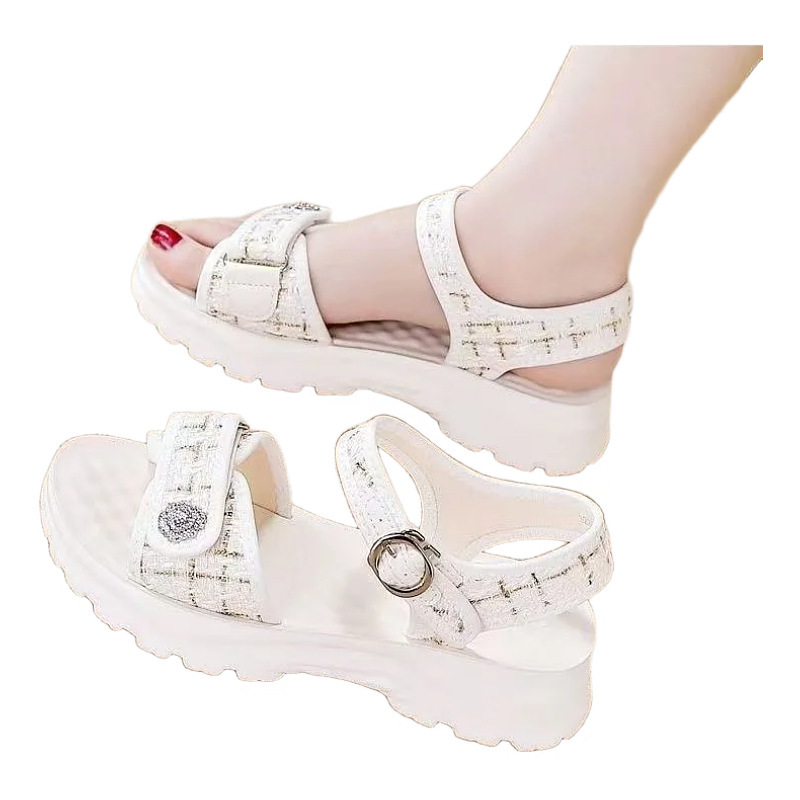 Sandalias deportivas para mujeres 2026 verano nuevo tipo explosivo muffin zapatos de suela gruesa zapatos de playa rojos de estudiantes