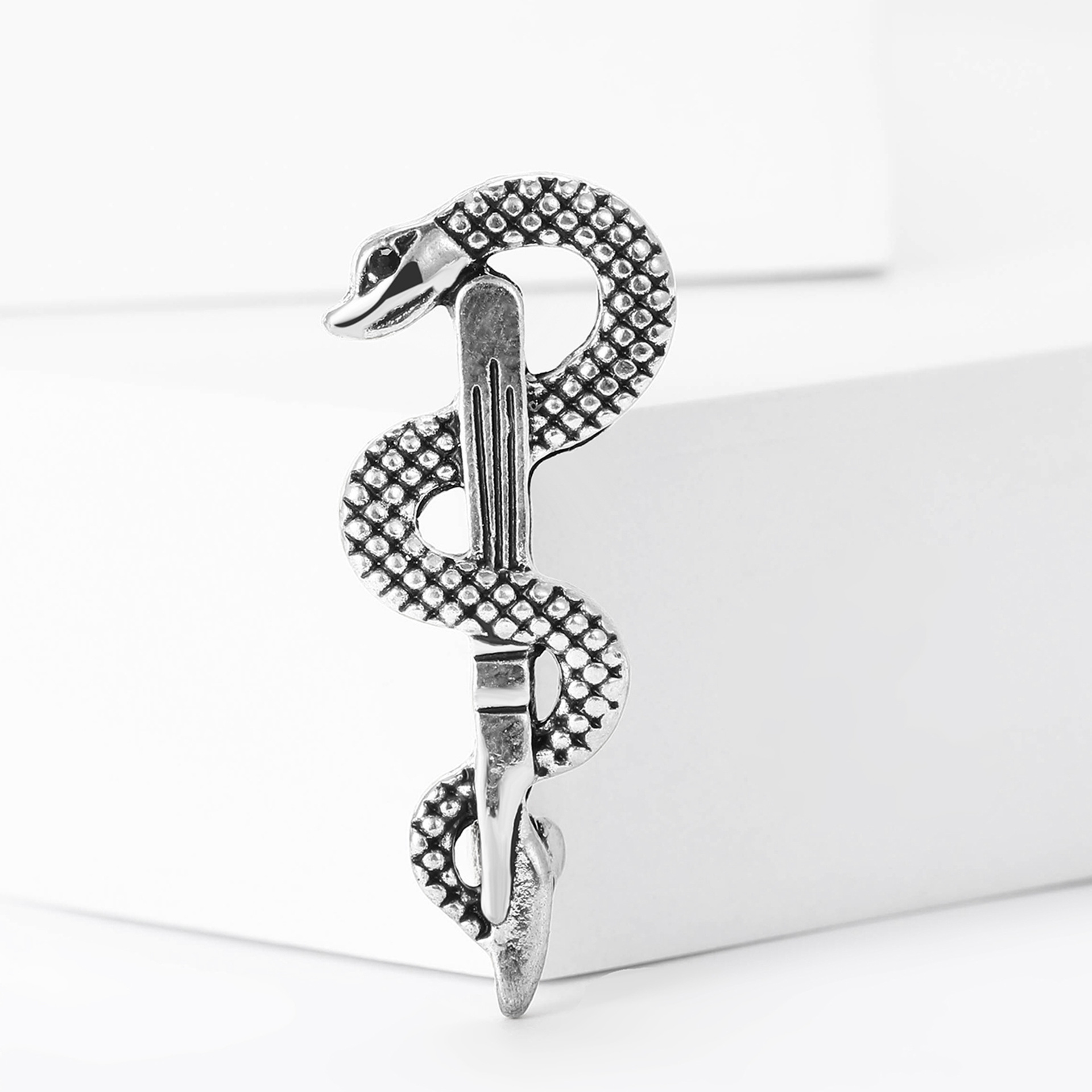 Alloy Material Lady Pin Snake Alloy Enamel Unisex Brooches