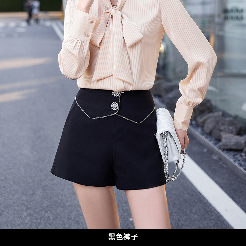 Black shorts KY811