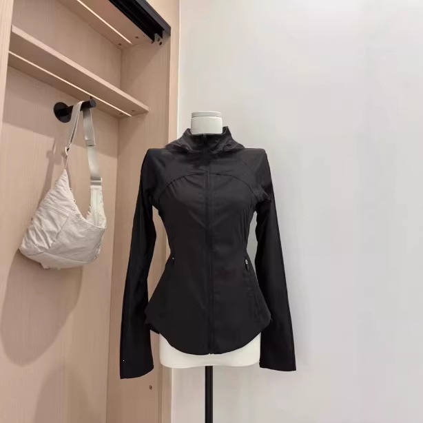 修身冲锋衣女2026春季新款户外轻薄外套皮肤衣冰感运动上衣女装无