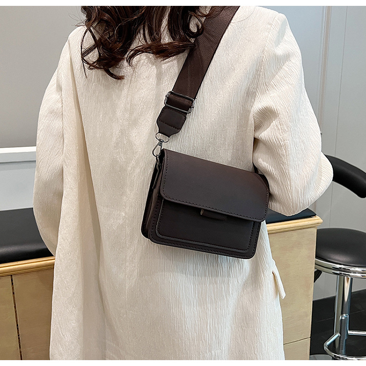198g Weight Synthetic Leather Lining Material Sewing Thread Fashion Element Flip Cover Closure Type Single Shoulder Strap Strap Type Square Bag Bags Type Casual Occasion Pu Leather Material Solid Color Pattern All Seasons Season Women's Gender Classic Style Style Square Shape Women's Pu Leather Solid Color Classic Style Sewing Thread Square Flip Cover Square Bag 28