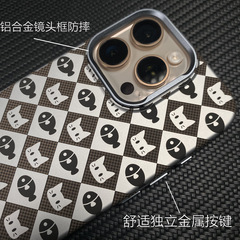 iPhone17に適したケブラ素材の肌触りの良いスマホケース、Apple16猫と魚のクリエイティブで高級感のある保護ケース15