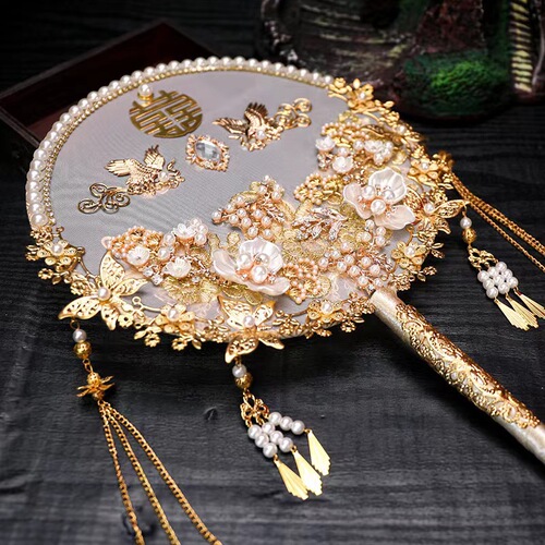 An ancient style round fan for the bride Xiuhe knot wedding Chinese Xiuhe dress fan Chinese style DIY