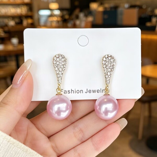 Asymmetrical elegant universal earrings pearl