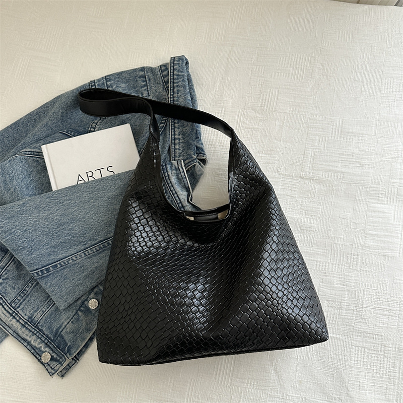 Bolsas de gran capacidad retro ocio para mujeres 2024 nueva popular explosión universal bolsas de hombro extranjeras bolsas de cubo de agua super caliente