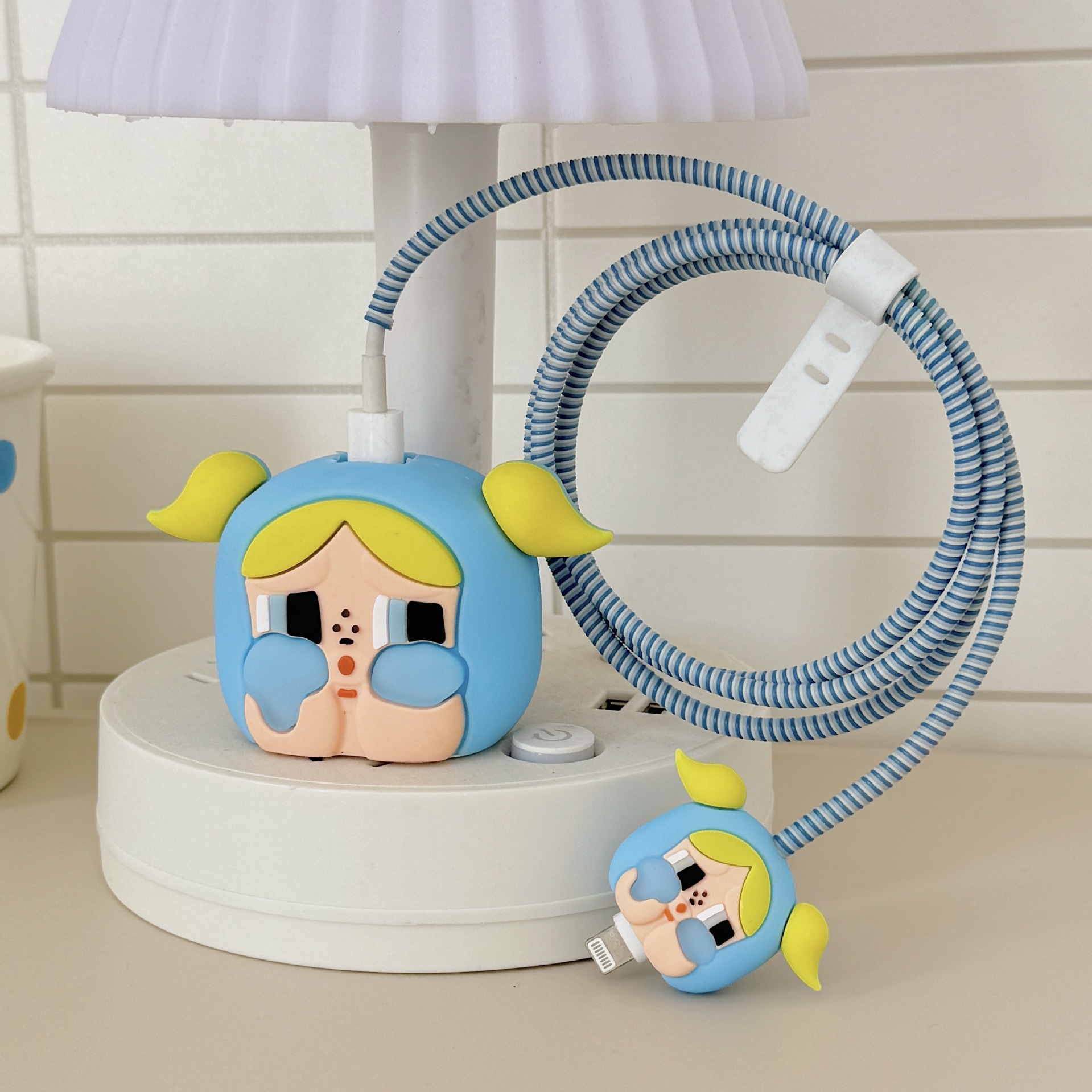 2023 nuevo cargador de dibujos animados cubierta protectora adecuada para Apple carga rápida cabeza 18/20W estándar europeo estándar americano aplicable