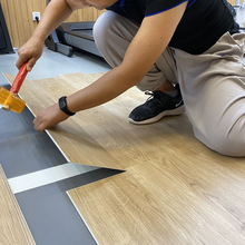 工厂直发spc石塑地板锁扣卡扣式pvc地板革防水耐磨家用石晶地板