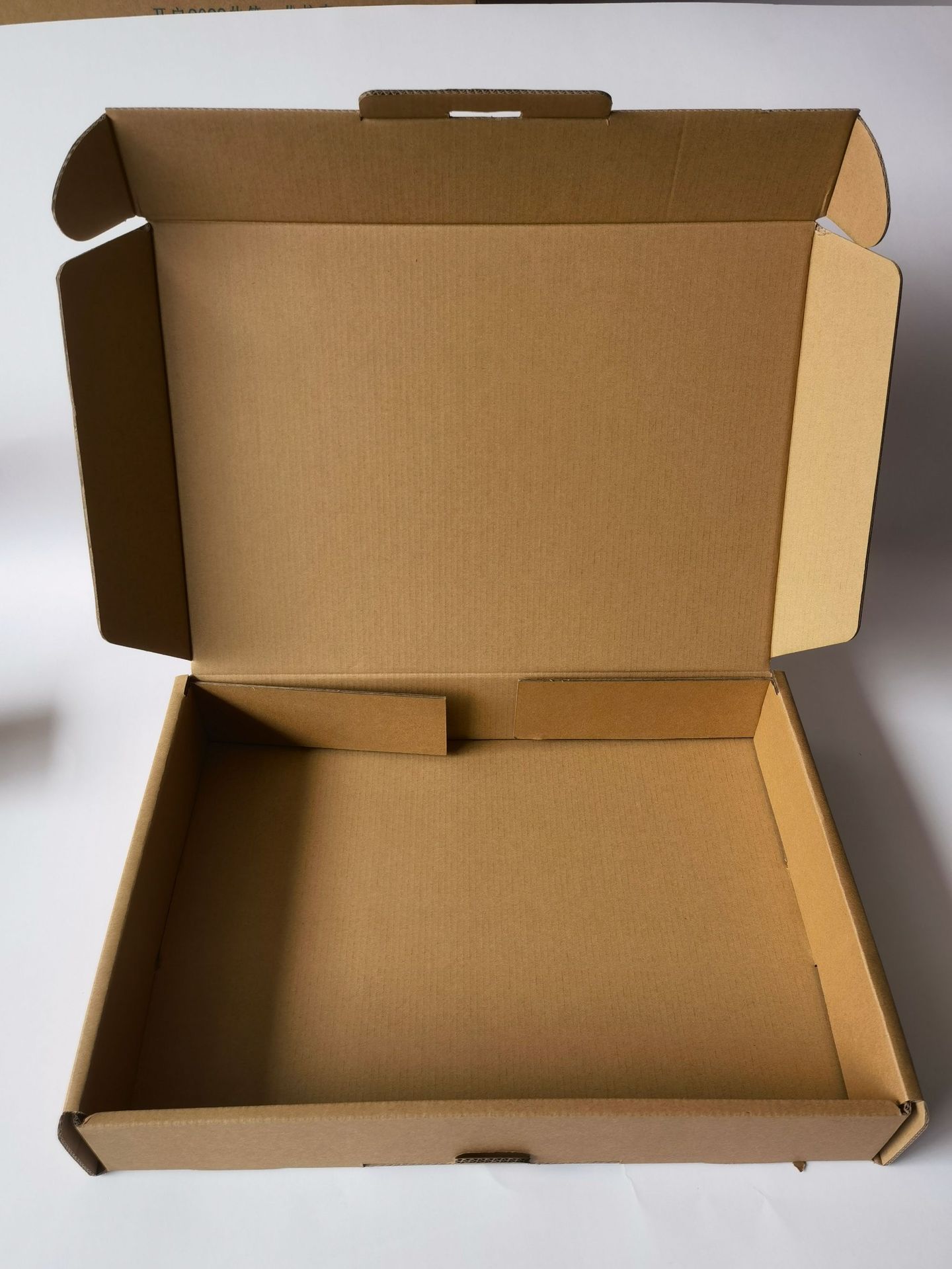 现货批发零售大小尺寸加硬特硬包装盒 各类笔记本平板电脑包装盒