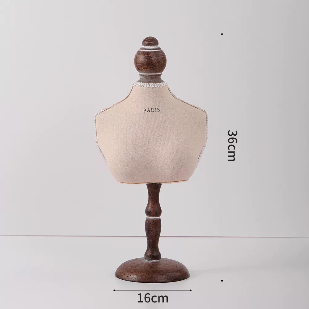 Retro mannequin head