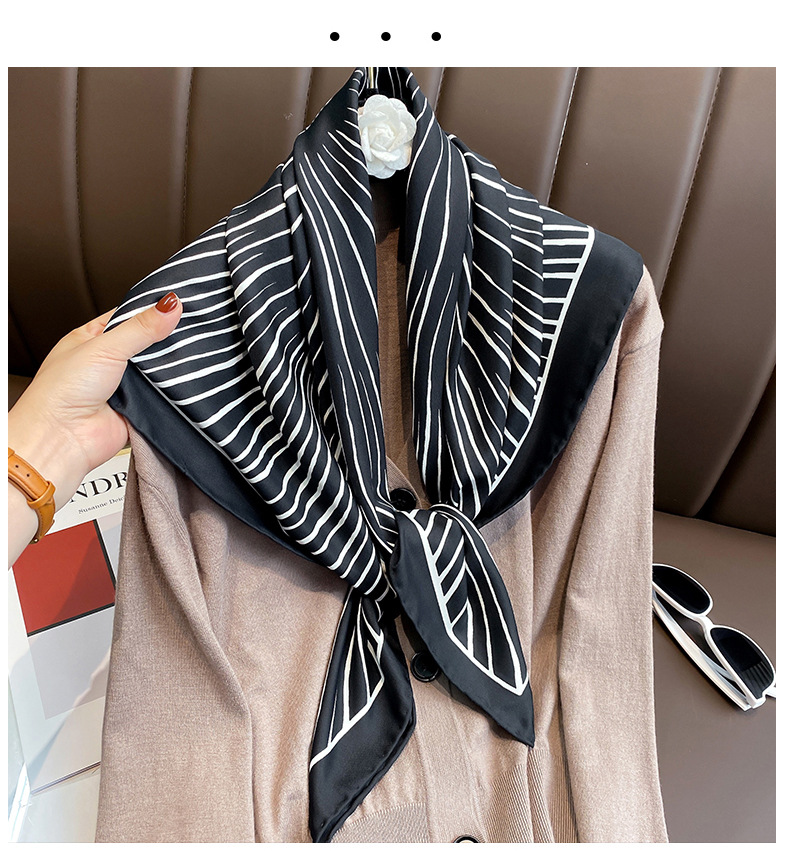 New Korean Fashion Striped Scarf display picture 8