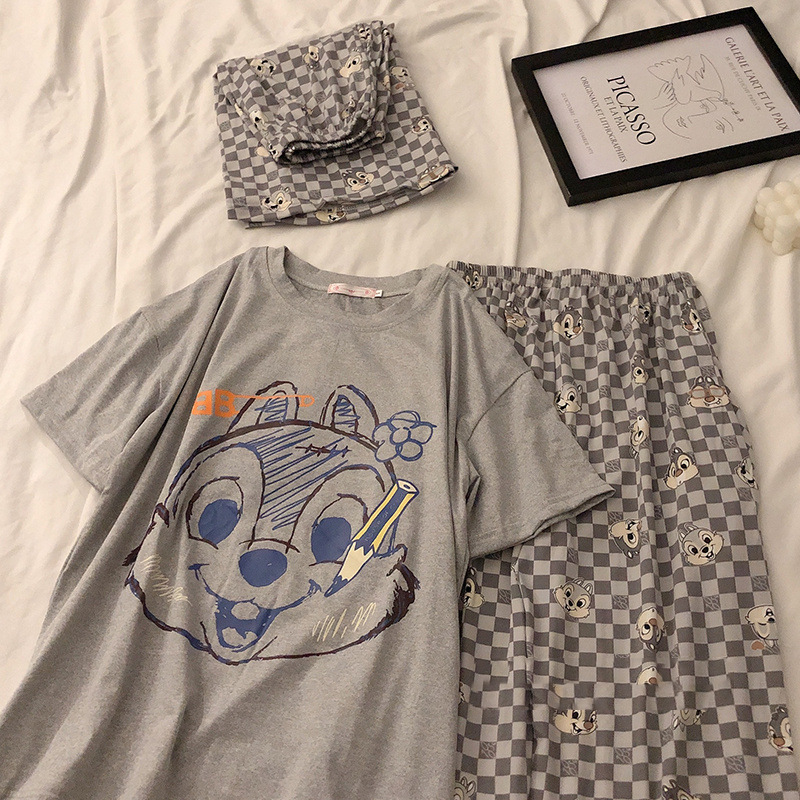 Crayón pequeño nuevo pijama de pareja verano 2024 nuevo algodón de manga corta lindo hombre y mujer verano tres piezas de ropa para el hogar