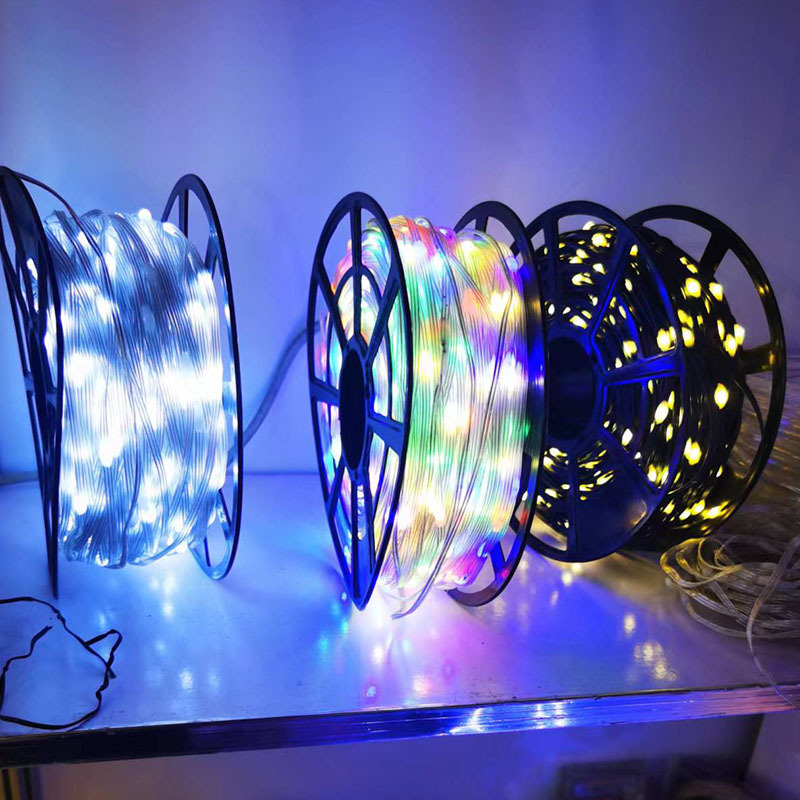 Cadena de luz de cable de cuero inteligente transfronteriza al aire libre impermeable de tres hilos LED Luz de cadena Aplicación Control Remoto color luz de cadena de control de voz al por mayor luz