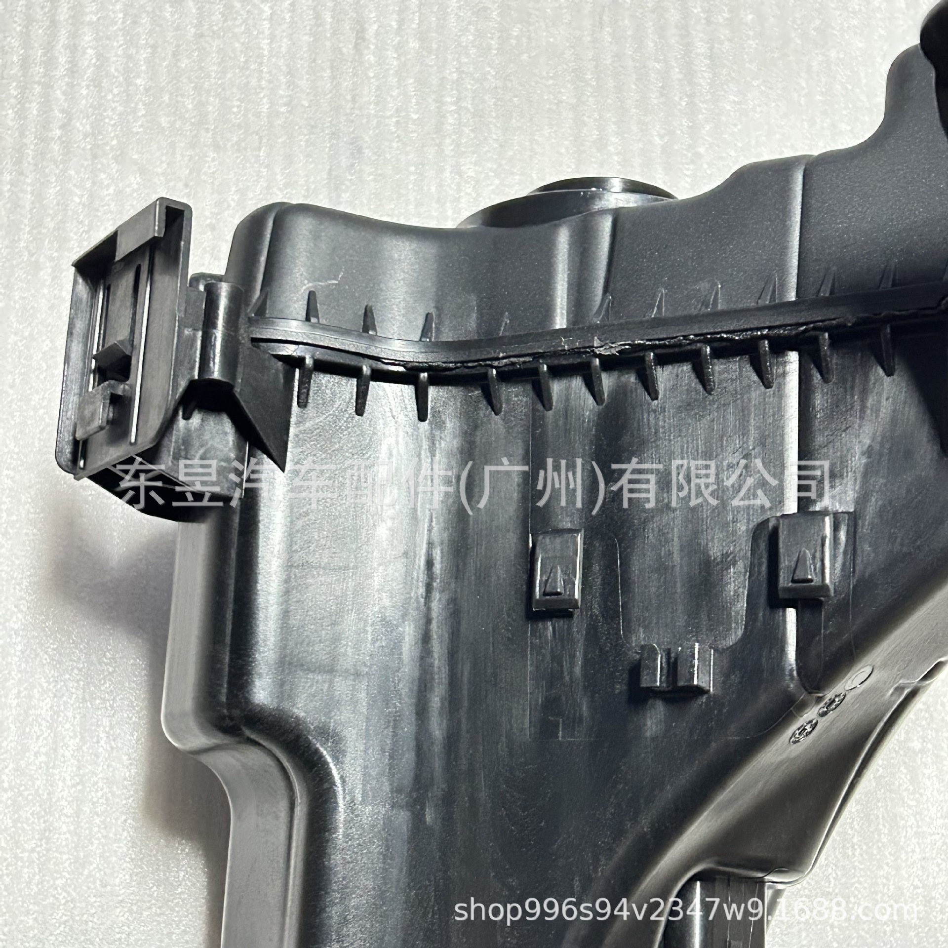 Suitable for BMW B48 B20 auxiliary water tank expansion tank 17138677649 17138617044