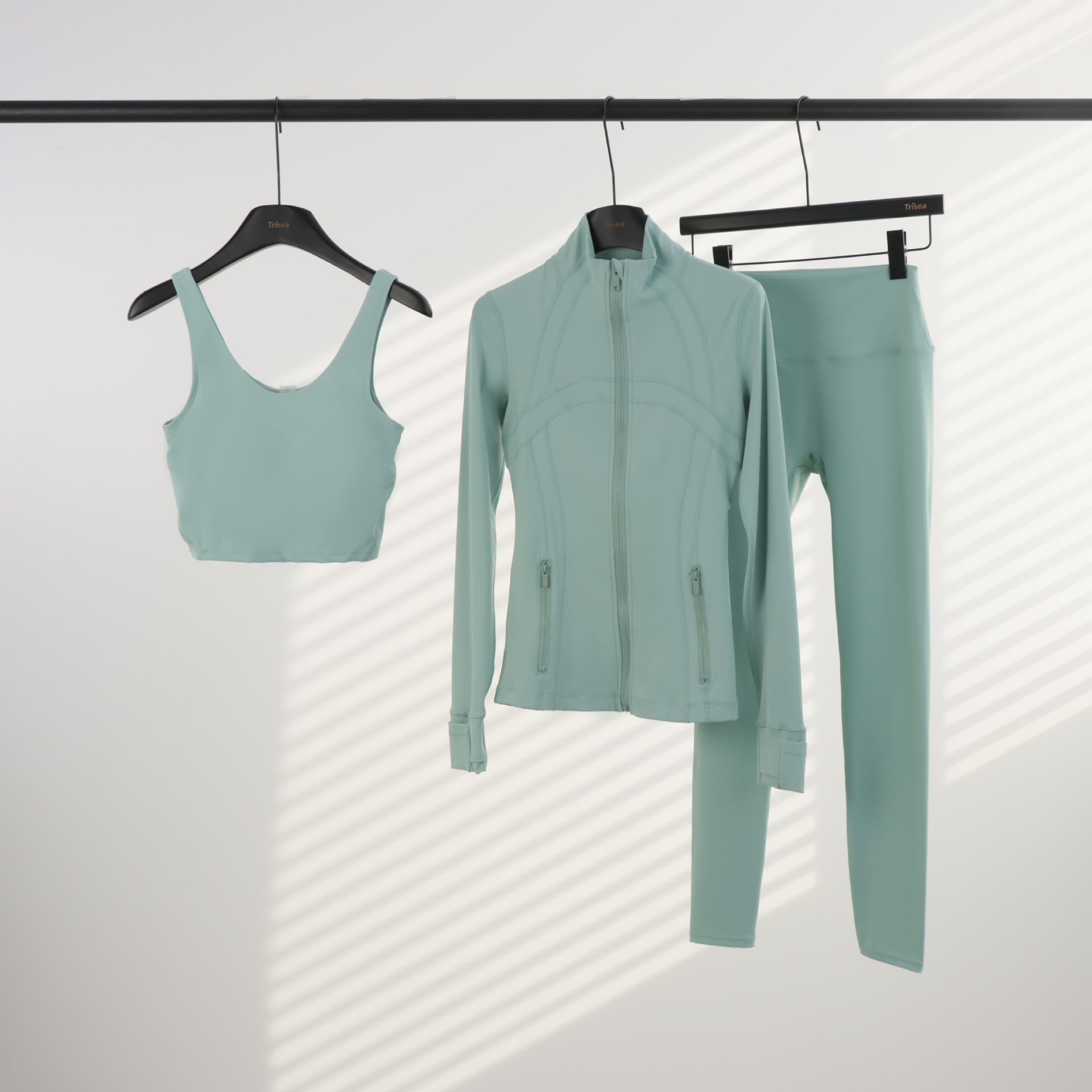 Conjunto de yoga LULU de tres piezas: chaqueta, camiseta sin mangas con cuello en U y leggings de cintura alta para mujer.