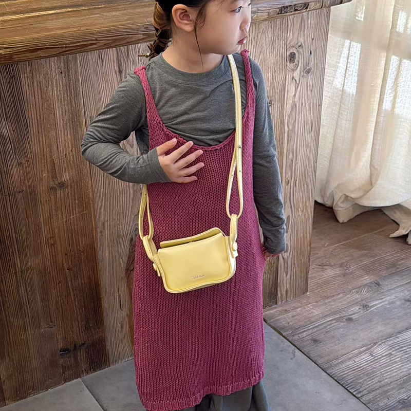 Bolsa de hombro coreana para niños y niñas simple color sólido mini bolso de hombro para niñas letras extranjeras para niños bolso pequeño