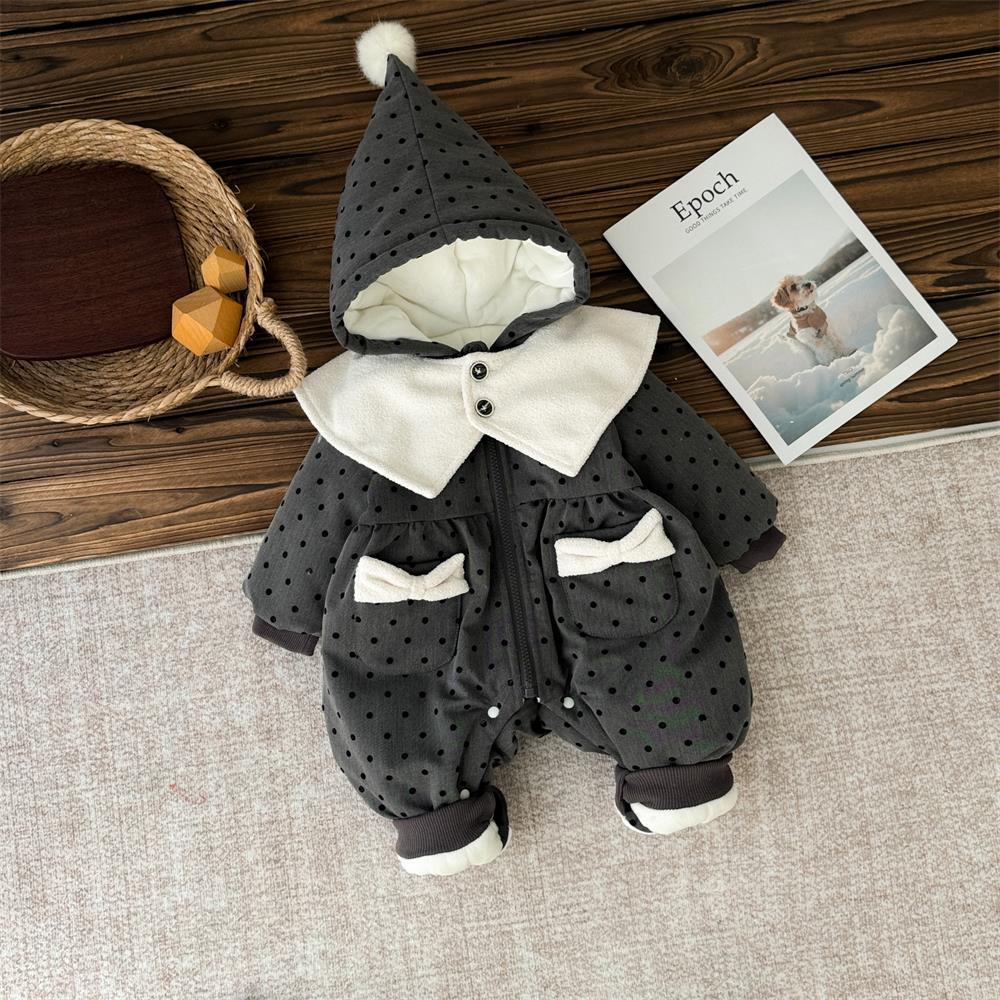 Abrigo para bebés versión coreana lindo y súper lindo chal de lunares pequeño ropa de invierno estilo occidental bebé cálido traje de escalada de invierno