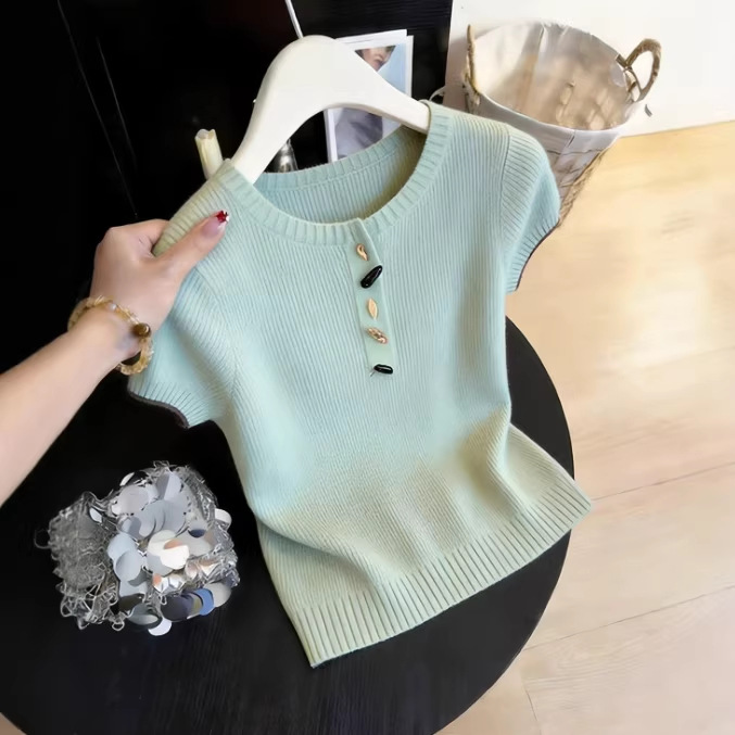 今年流行爆款撞色边短袖毛针织衫女2026夏季新款显瘦牛角扣上衣