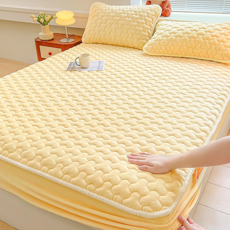 Cama de camisa de leche gruesa clase A cubierta de una sola pieza de cubierta de cama de invierno intercalada de algodón cubierta de colchón cubierta de protección de colchón 2025 nuevo