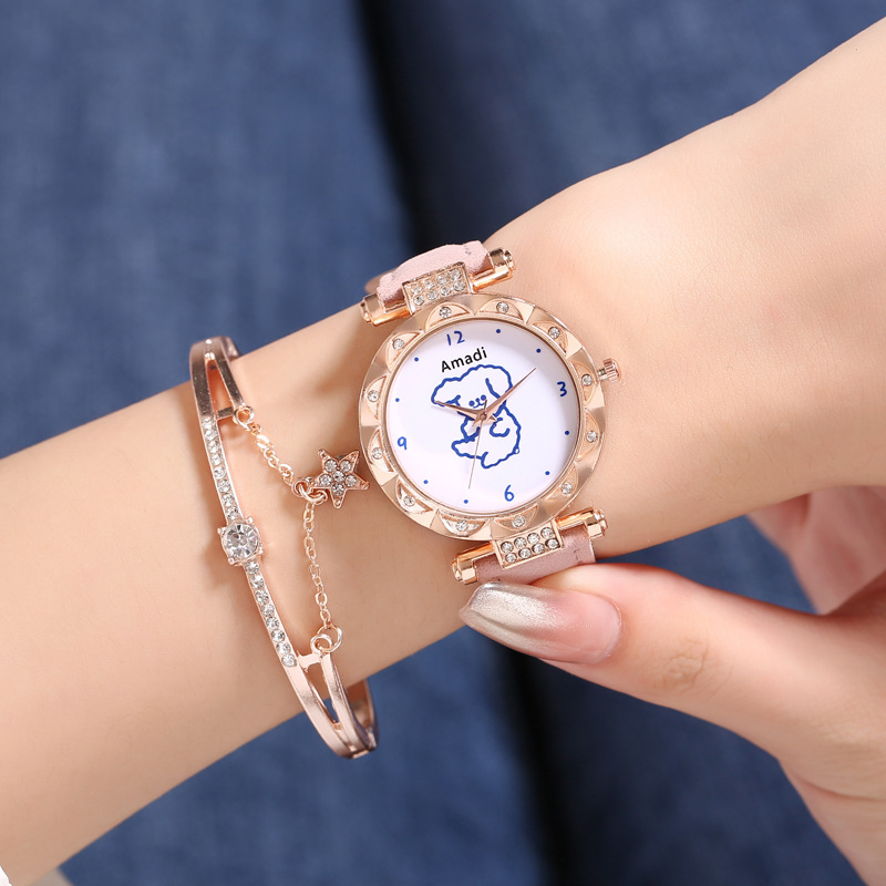 Orologio selezionato 2024 minimalista e carino piccolo orso, set di due pezzi di bracciali a stella per orologi da donna, pelle smerigliata per orologi al quarzo da donna_voghion.com