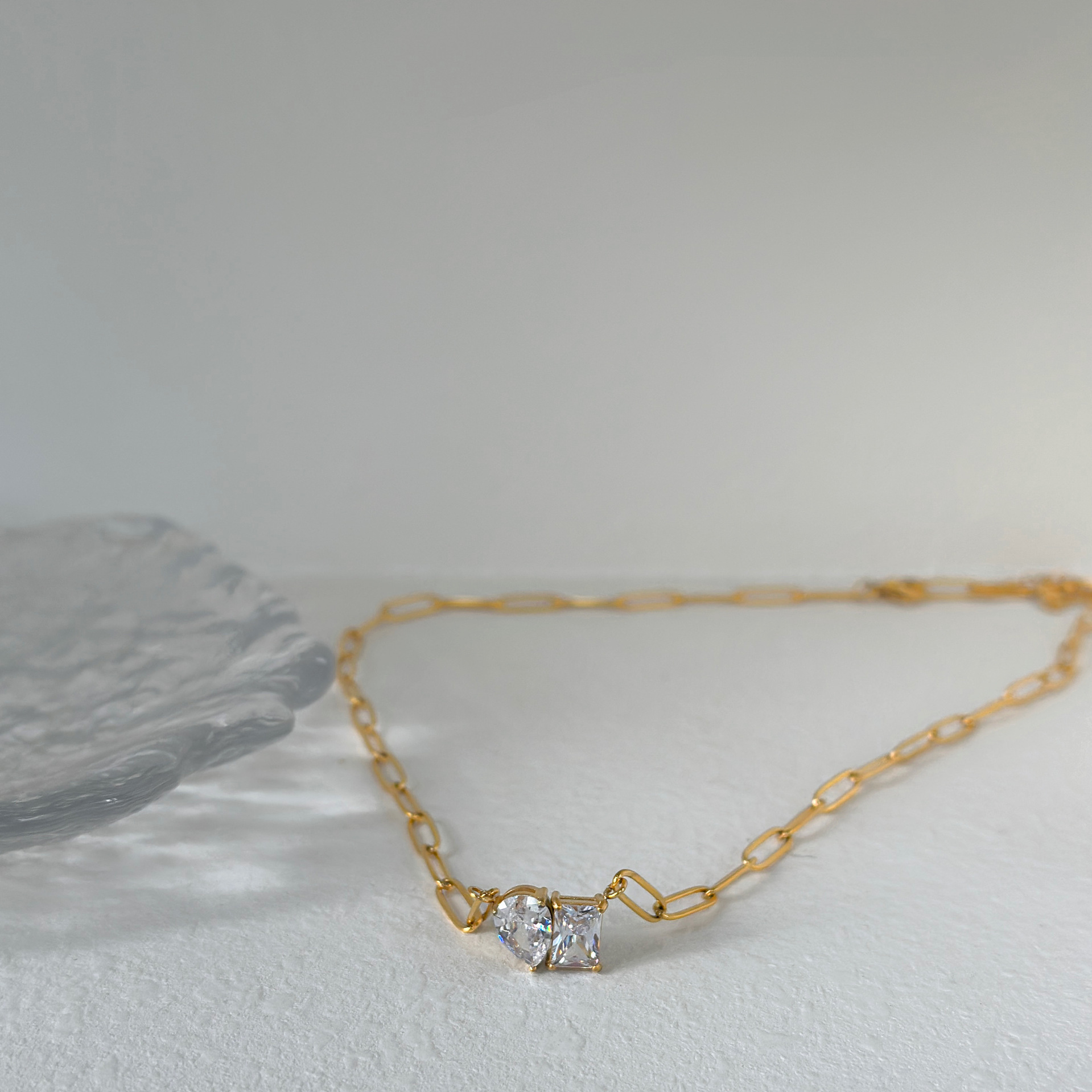 20g Weight Ion Plating (IP) Gold Plating Process 304 Stainless Steel Pendant Material Retro Water Droplets Titanium Steel Plating Inlay Zircon Pendant Necklace