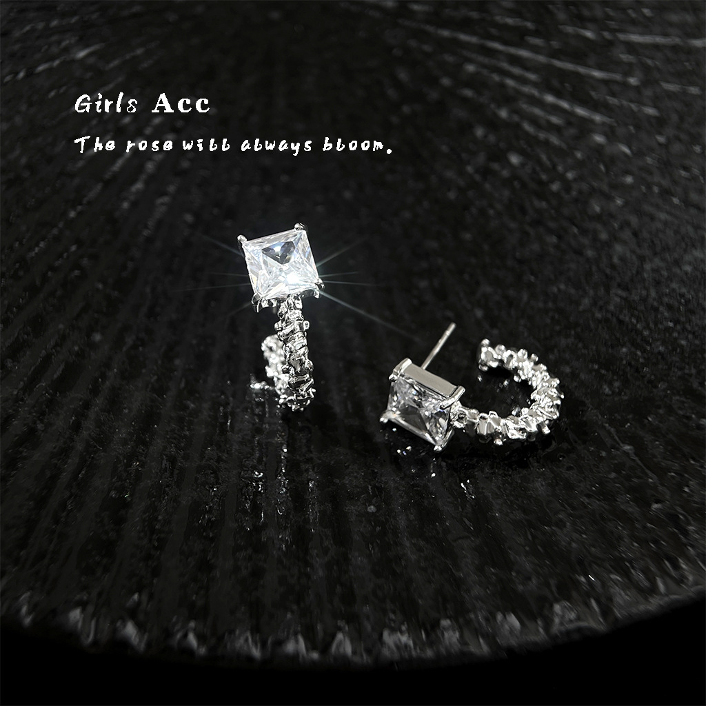 耳语_0034_耳语场景新水印 拷贝 35.jpg