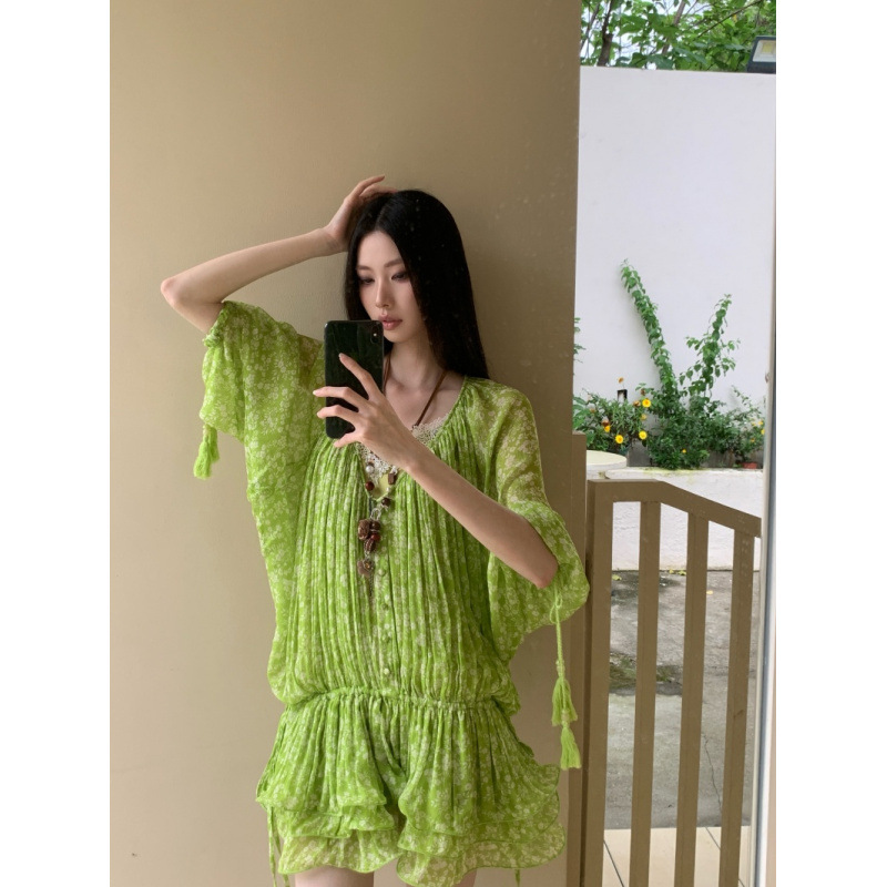 "Midsummer Vine" Vacation Retro Green Sun-Protective Loose Batwing Sleeve Dress "Midsummer Vine" Vacation Retro Green Sun-Protective Loose Batwing Sleeve Dress