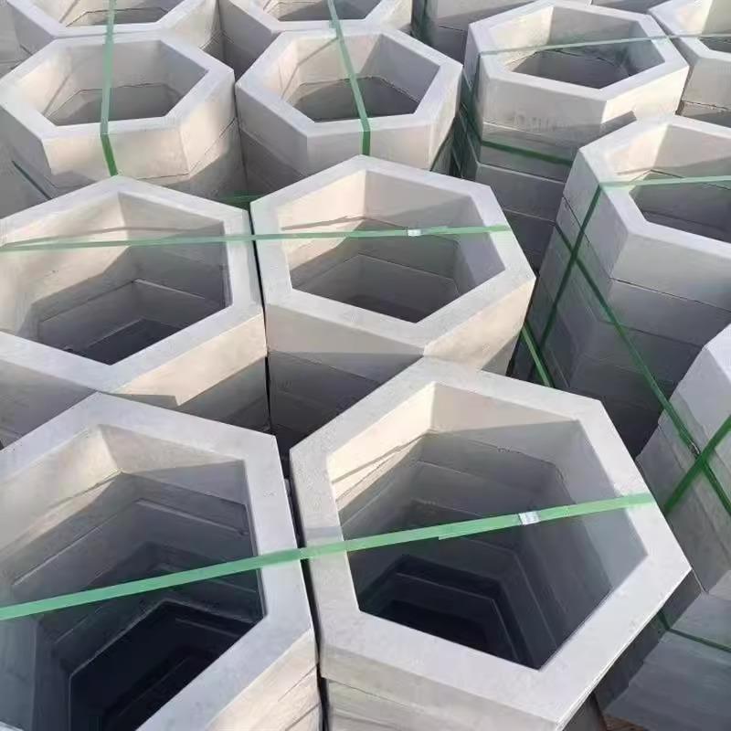 江苏宿迁预制六角空心砖护坡砖河道实心六棱块连锁砌块工字砖透水