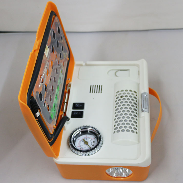 10258836043_1917658879