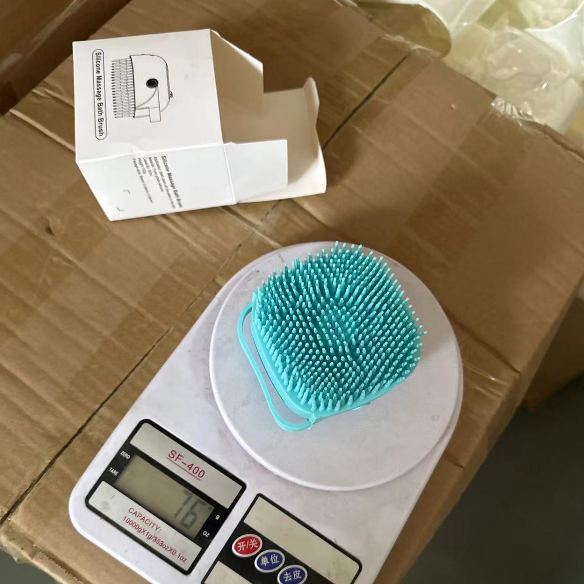 Cepillo de baño multifunción con dispensador de jabón