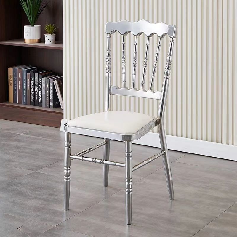 Sillas de comedor domésticas nórdicas lujosas modernas de hierro forjado simple respaldo mesa de negociación taburetes minimalistas restaurante hotel lujo