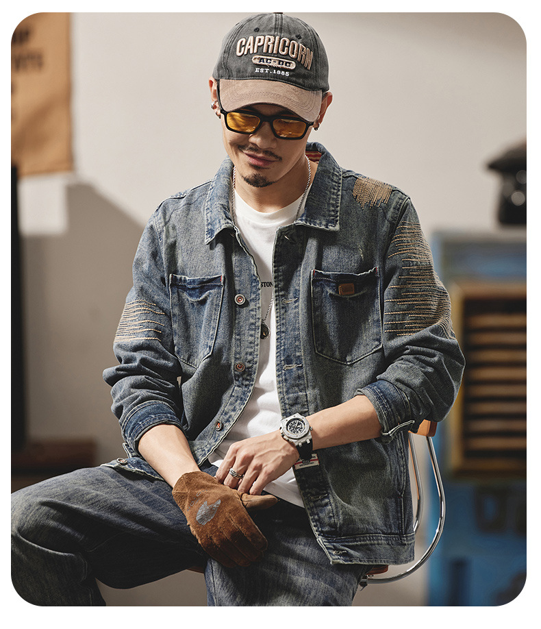 Herr jeansjacka i lyxig bikerstil med broderier_voghion.com