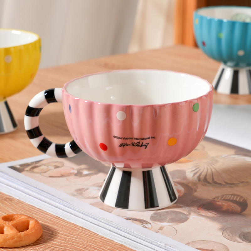 Tazas de cerámica de pies altos de Bob Esponja creativas onduladas tazas de agua a rayas manejo tazas de café de pareja para mujeres