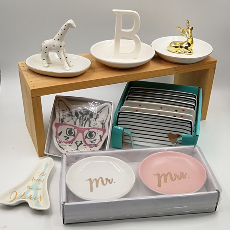 Plato de almacenamiento para el hogar de estilo europeo Plato de almacenamiento de joyas de animales de oro Plato de anillo Plato de joyería de animales chapado en oro de cerámica