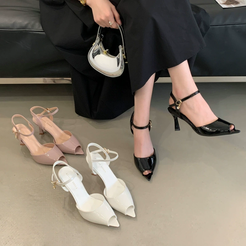 2025 новых летних сандалий для женщин, модные и универсальные европейские и американские сандалии на шпильке с острым носком и открытым носком