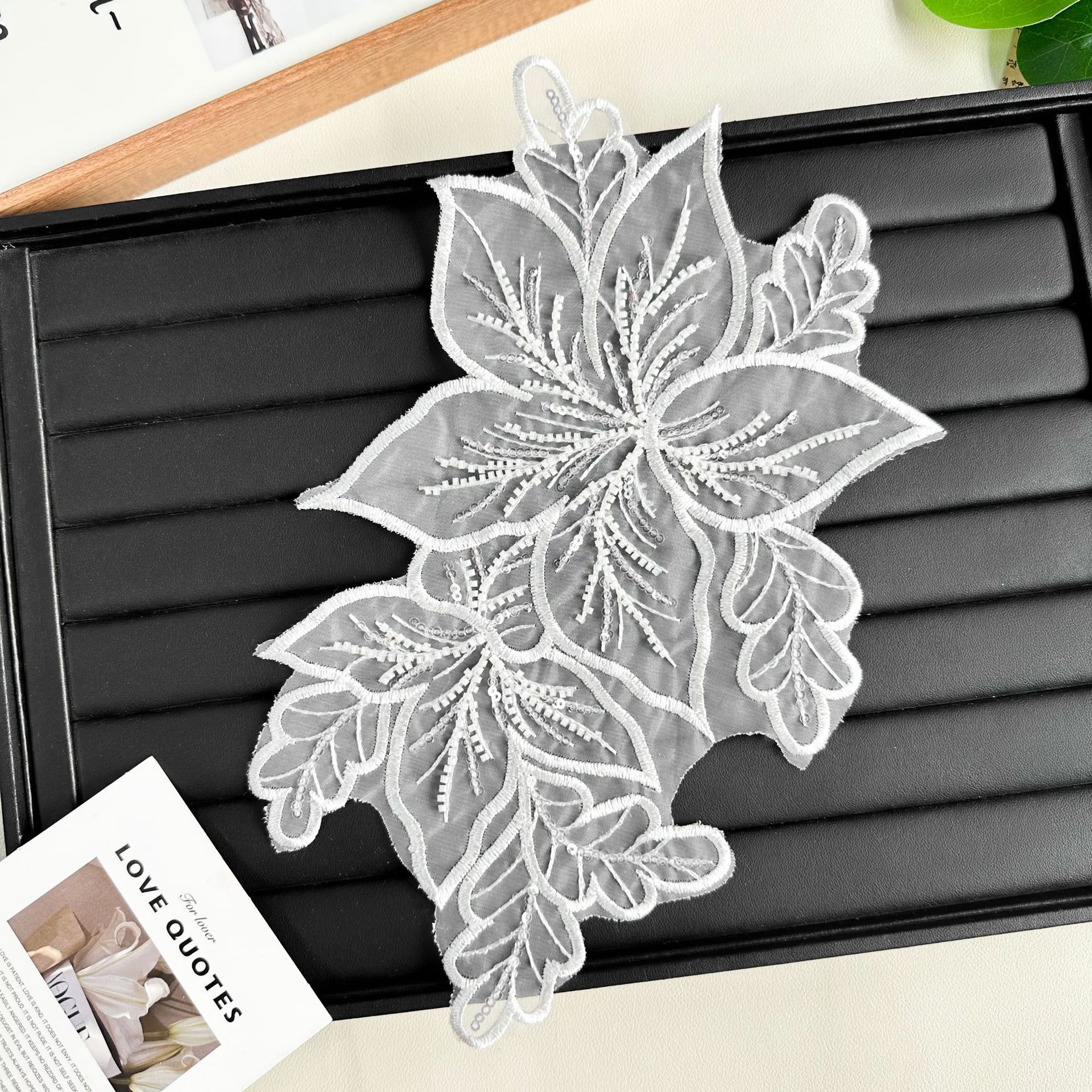 白色蕾丝绣花贴片雪花造型珠片装饰衣服包包辅料手工贴布绣配件