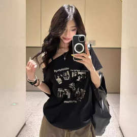 美式黑色斜肩纯棉短袖t恤女夏季2026新款辣妹露肩宽松设计感上衣