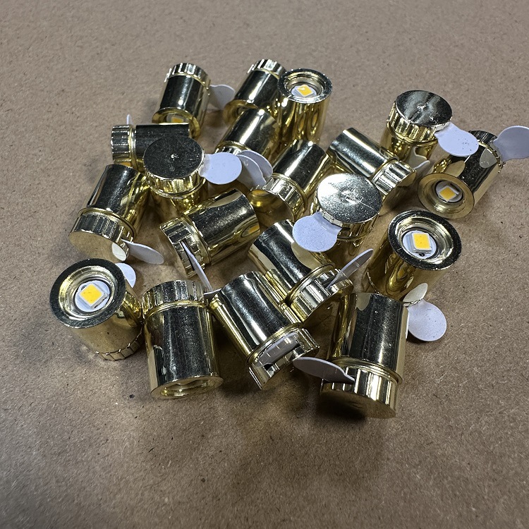 Petite LED électronique colorée électroplaquée à lumière blanche, accessoires lumineux faits main pour enfants, mini rotative_voghion.com