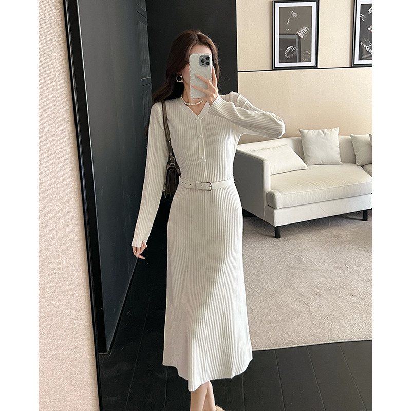 Cross-Border Autumn 2025 New Style Formal Occasion Work Clothing Goddess Style White V Neck Knitted Bottoming Skirt