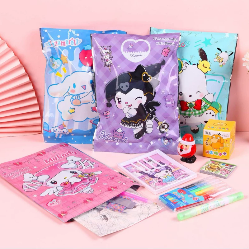 Подарочный набор-сюрприз с игрушками Sanrio