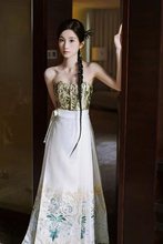 新中式晨袍礼服新娘抹胸国风马面裙套装女新娘改良汉服订婚连衣裙