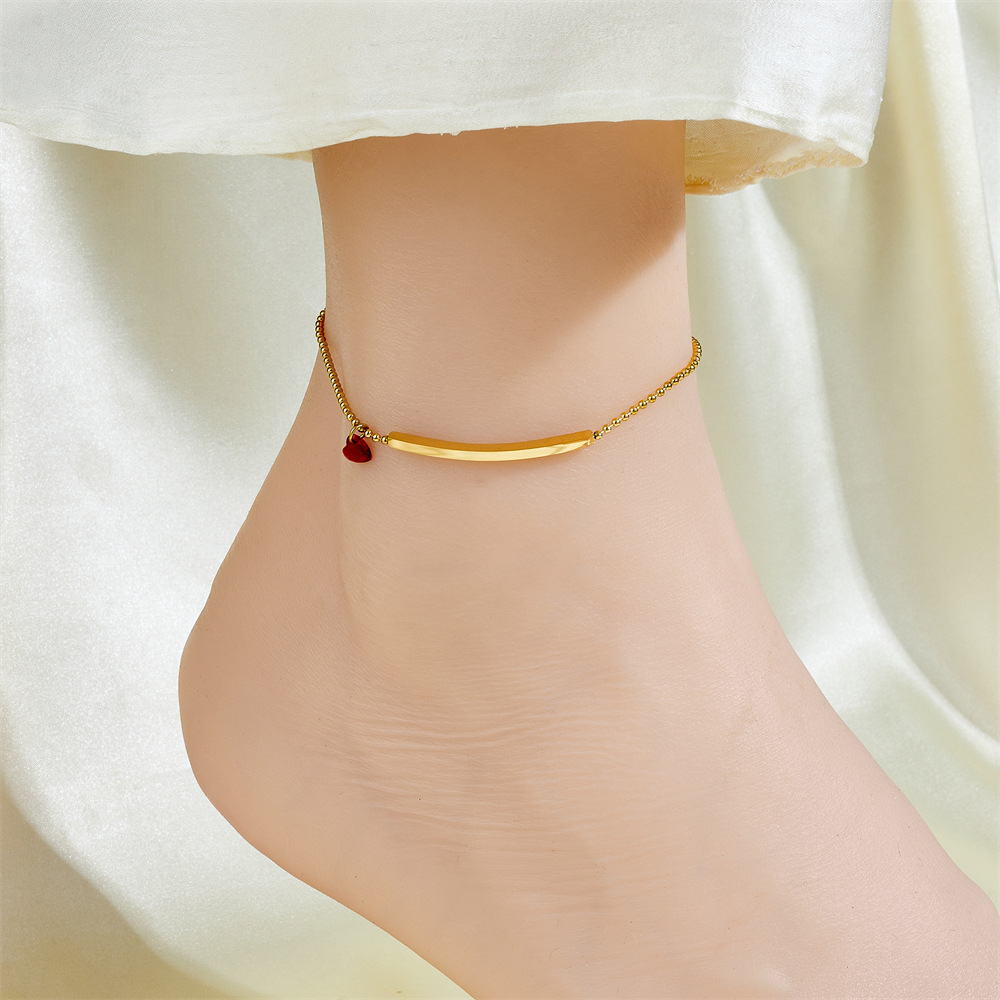 Cientos de tobilleras, tobilleras de lujo simples y ligeras, sentido femenino, accesorios de celebridades de Internet, temperamento de moda dorado de 18 quilates, cadena de pie de acero de titanio sexy