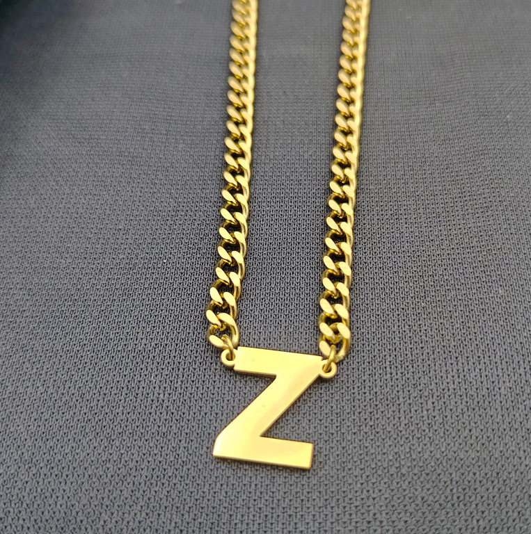 Collar de cadena cubana de acero inoxidable estilo hip-hop con apellidos europeos y americanos, colgante de letra mayúscula de oro de 18K con 26 letras.