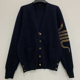 2026秋冬TB新款手臂金线灵蛇刺绣开衫宽松款V领金扣羊毛针织外套