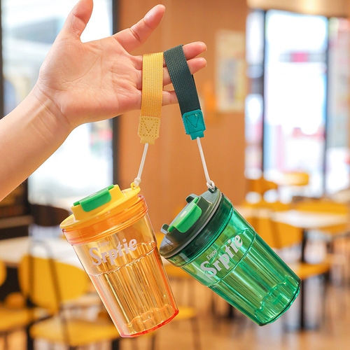 Instagram-famous fashion plastic water bottle with direct-drinking handle, coffee cup, outdoor sports water bottle—perfect for students and kids of all genders.
