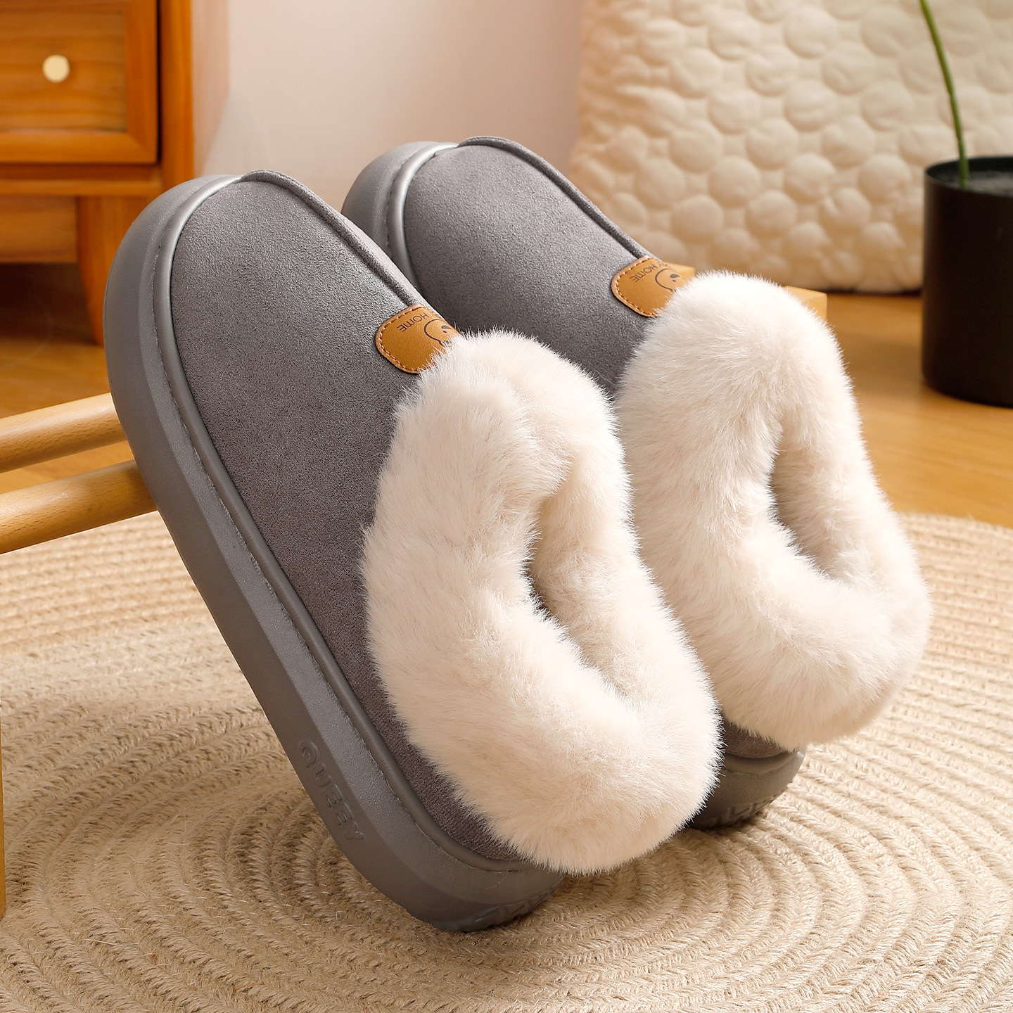 Zapatillas de algodón con tacón cubierto para hombre, invierno, interior, hogar, a prueba de viento, además de terciopelo, suela gruesa antideslizante cálida, 2026 nuevos zapatos de algodón para mujer