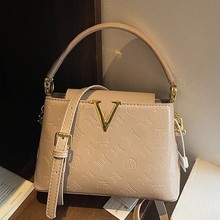 漆皮亮面手提包红色新娘婚包时尚托特包高级感单肩斜挎女包