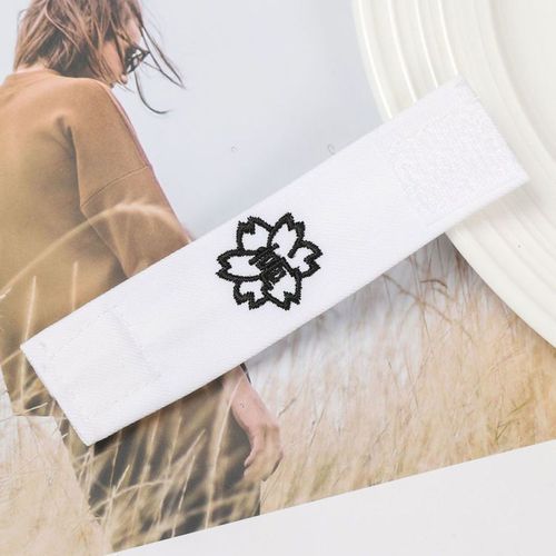 Japanese-style school girl JK triangle scarf fastener small item student sailor collar tie embroidery no ring fastener school supply tie