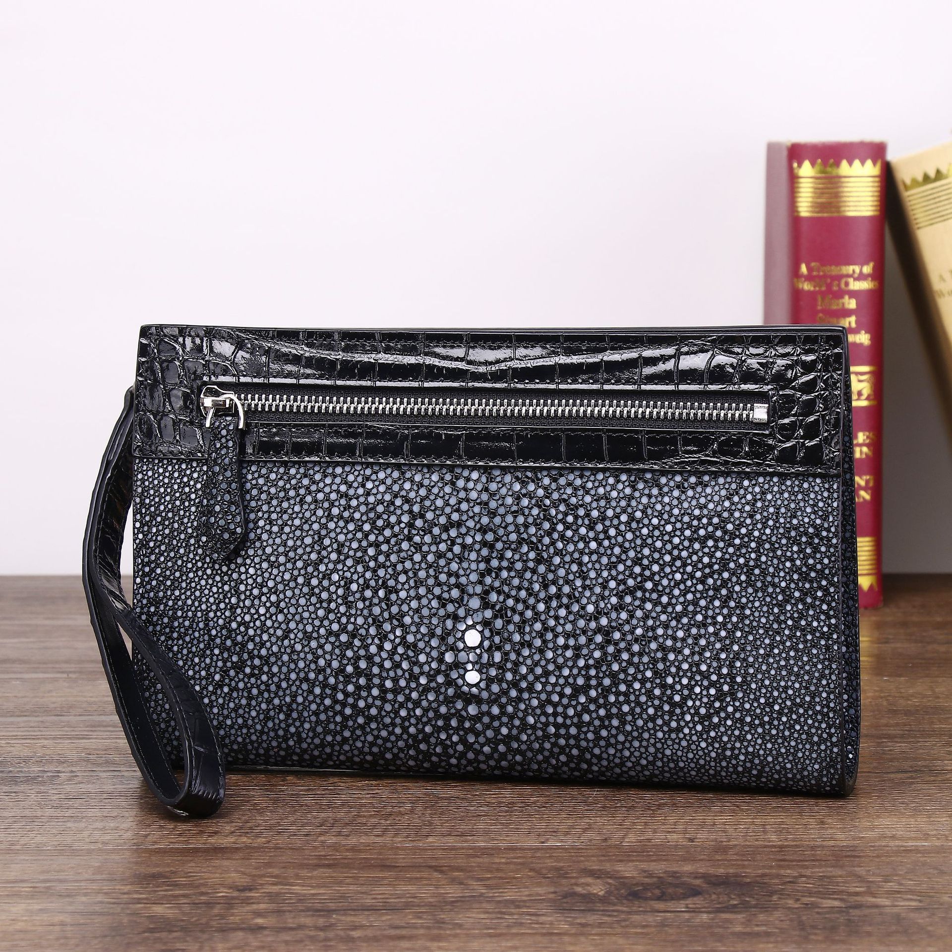 Túi clutch nam họa tiết vân cá ngọc trai bóng mượt, dung tích lớn, đựng điện thoại chi tiết 1