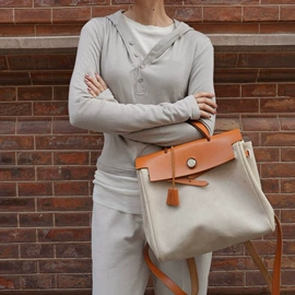 女式T恤;女式针织衫;女式牛仔裤