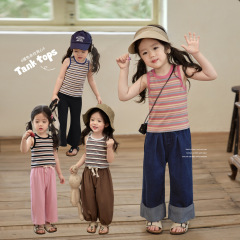 AINIの女の子の韓国版の純綿のカラーのチョッキの甘くてかわいいストライプの子供のガーターの復古の中で子供の小さい子供は袖なしです。
